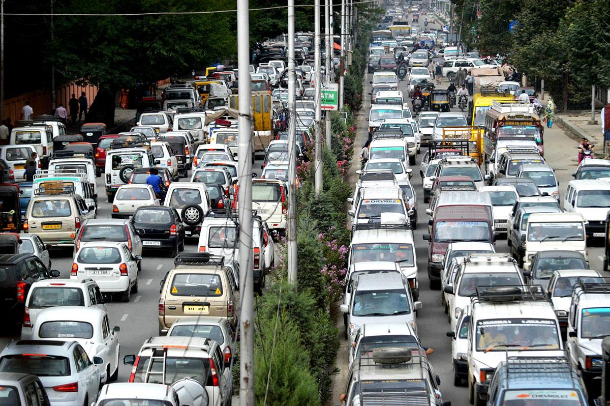 Jammu Issued 1.75 Lakh E-Challans in Seven Months: What the Chief Secretary's Traffic Review Means for Riders