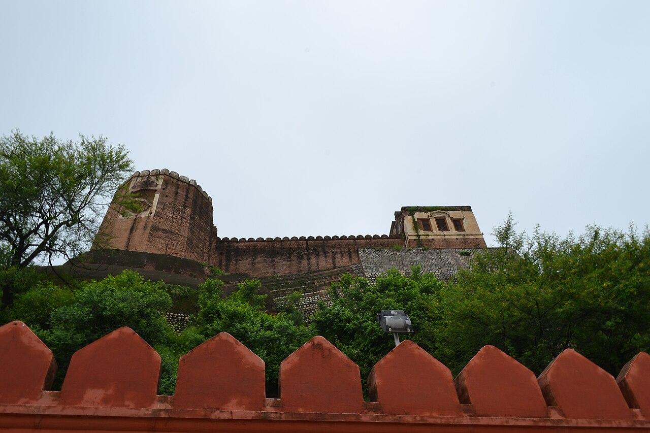 A Sunday in Akhnoor: A Cliff-Top Fort, the Chenab and 2,000 Years of History, 28 km From Jammu